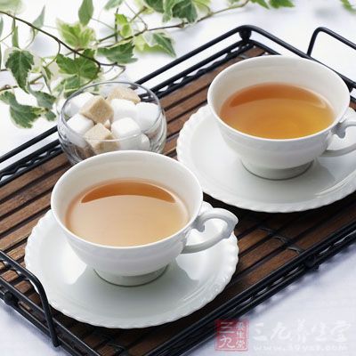 那就是泡一杯浓浓的茶，然后加适量的盐