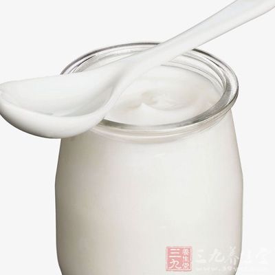 酸奶中含有乳酸菌，而乳酸菌是大肠内的有益菌群