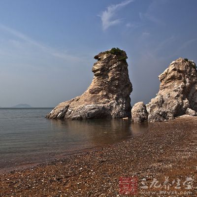 大连是中国的避暑胜地和旅游热点城市，依山傍海，气候宜人