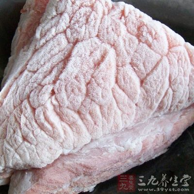 专家指出，要有效打击走私冻品的行为，必须加强走私冻品的源头管控