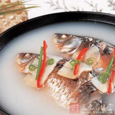 黃芪鯽魚湯