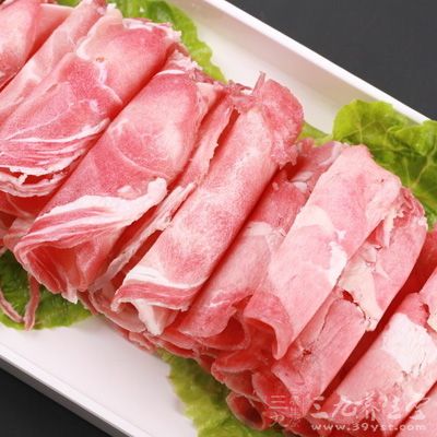 原料：羊肉、包菜、調(diào)味品各適量