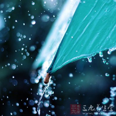 夏秋季节天气炎热，雨水较多