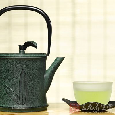 峨眉山茶代表：竹葉青，產(chǎn)于四川峨眉山海拔800-1500米高山茶區(qū)