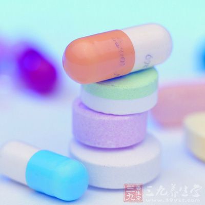 除了配合医生的降压药治疗外，准妈妈还应保持心情愉快