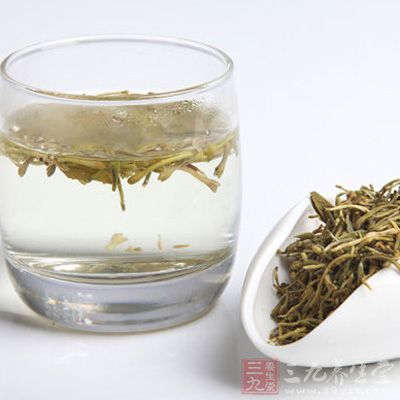 板蓝根金银花茶