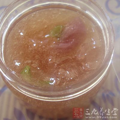 紫罗兰花30g、清水1000ml