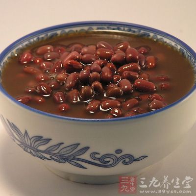 红豆汤、糯米粥、油饭、酒酿加蛋、芝麻糊、红豆薏仁汤