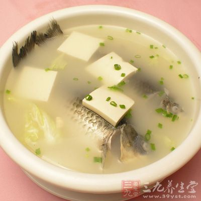 坐月子食谱——鲫鱼豆腐汤