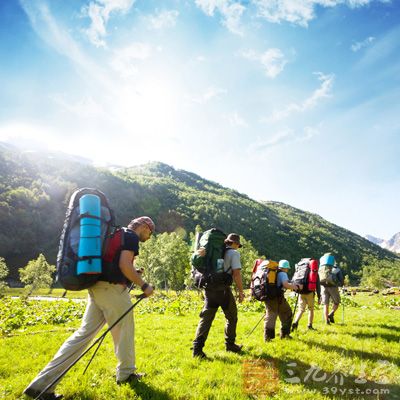 爬山减肥 爬山乐趣多又能瘦身(8)
