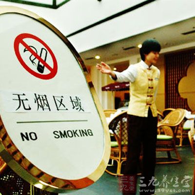 澳门控烟法草案公交站10米内吸烟或罚1500元