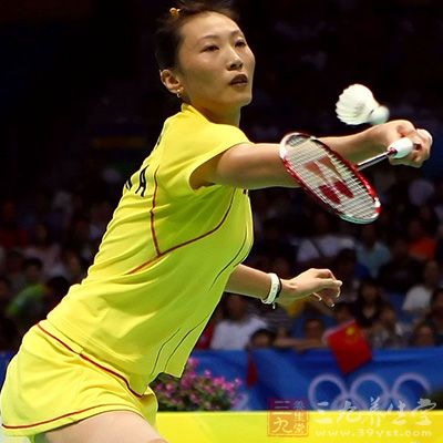 羽毛球技巧 双打单打技巧解析