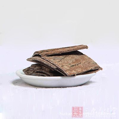 杜仲色紫而潤，味甘微辛，其氣溫平，甘溫能補，微辛能潤，故能入肝而補腎