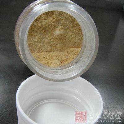 成品鲫鱼饵2袋，丸九小黄鲫(一种成品鱼饵)4袋，虾粉或鱼粉10g，豌豆粉(或豆粉)15g，蜂蜜5g