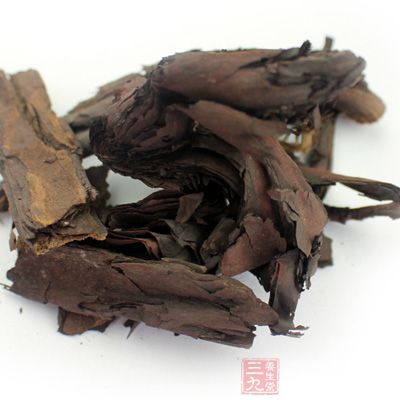 使用紫草油涂患處，不少于5次/d，1月后，瘙癢開始減輕