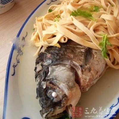 鯽魚(yú)豆腐皮湯