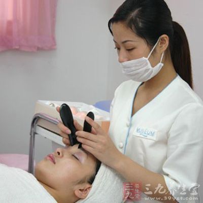 如何刮痧中医刮痧如何治疗夏季空调病(4)