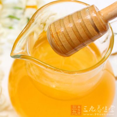 喝酒后泡點蜂蜜喝，能夠加速酒精排除體外