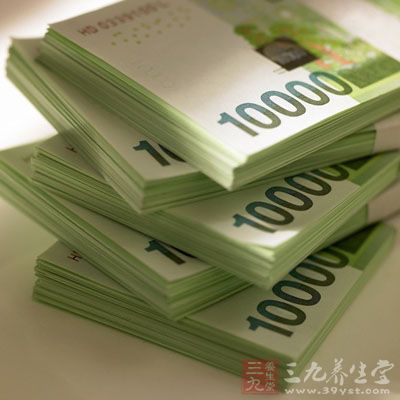 美元在韩国可以在机场和标有兑换标志的兑换点兑换为韩