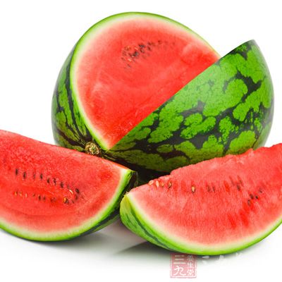 湿气重应该避免吃水果的,不要吃凉性的,西瓜、香蕉和柿子是大忌 湿气重应该避免吃水果的,不要吃凉性的,西瓜、香蕉和柿子是大忌