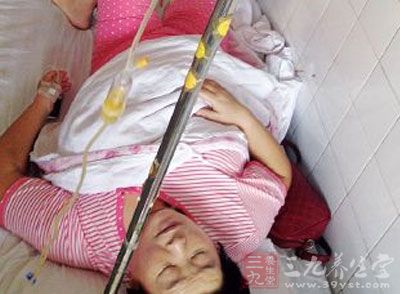 淮南发生疑似食物中毒事件 撂倒百余人