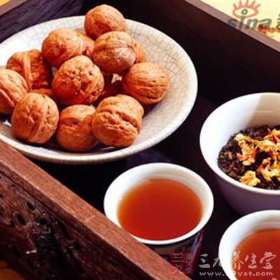 核桃仁蜂蜜茶