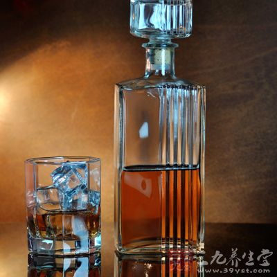 成年人皆宜飲用中國(guó)勁酒