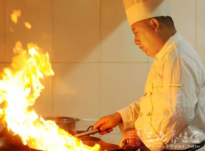 预防厨房职业病 关注厨师健康