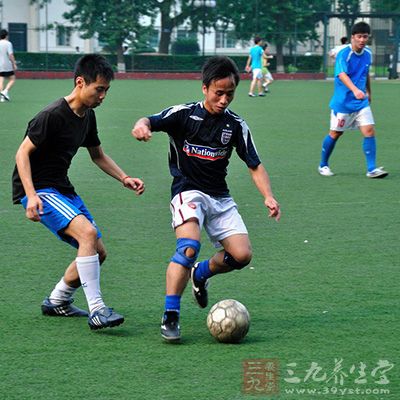踢足球的好处 踢足球对身心的益处(2)