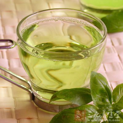 茶叶中富含的儿茶素是促进脂肪燃烧的能手