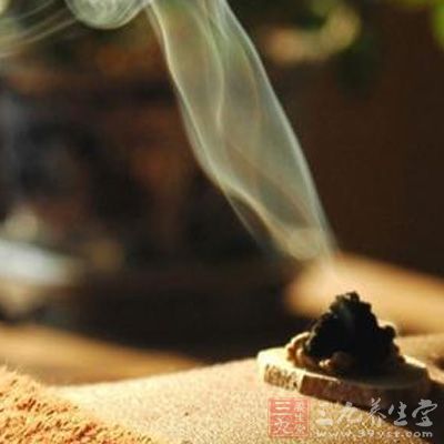 天灸疗法又称“发泡灸”，贴药后起水泡是正常现象