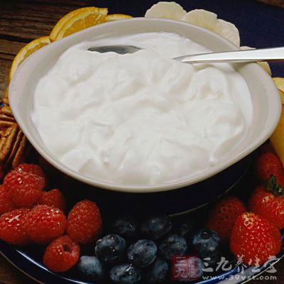 原味酸奶含有奶糖、蛋白质、脂肪