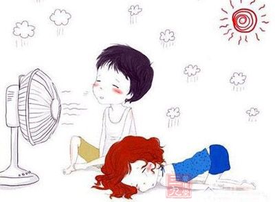 三名重汗味男子树下被蜂蜇 闷热夏天多汗危害