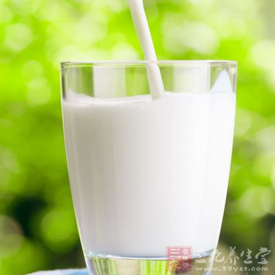 牛奶能改善皮肤细胞活性