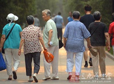 医疗大数据现状 压在百姓身上的3座健康大山