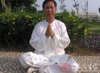 杨式太极拳 简述杨式太极拳的盘坐练法