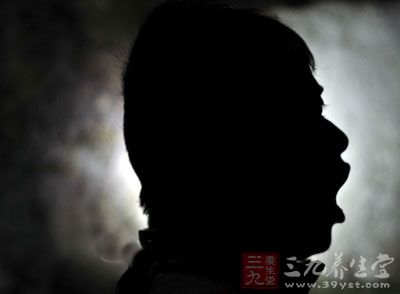 不合群就是自闭症 别逗了