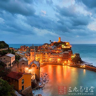 五渔村(意大利语：Cinque Terre，又译：五乡地、五村镇)位于意大利利古里亚大区(Liguria)拉斯佩齐亚省海沿岸地区