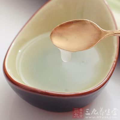 葛根粉作用：高血脂、高血压症状减轻，血糖浓度降低并保持平稳