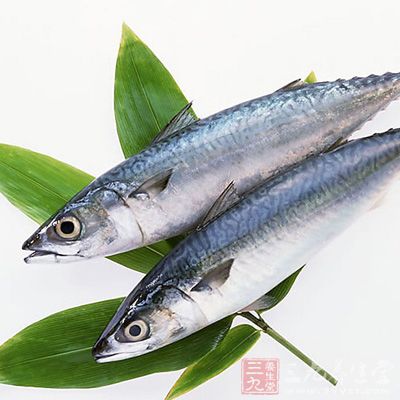 多吃富含蛋白質(zhì)、維他命豐富的食物，如：新鮮的魚、肉類