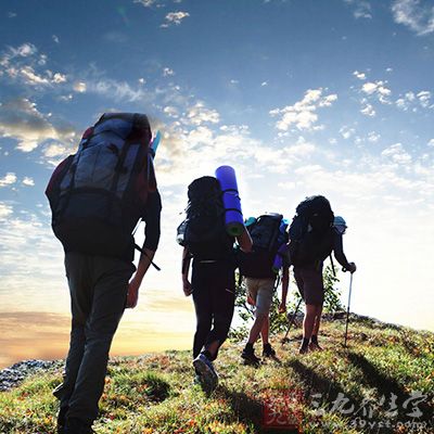 登山用品 登山必备装备的有哪些