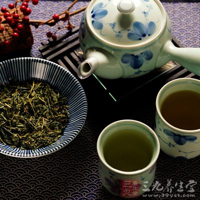 乾隆細(xì)觀茶葉形似觀音臉重如鐵