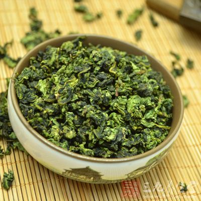 安溪民間的不少茶農(nóng)每年都有存茶于陶罐的習(xí)俗