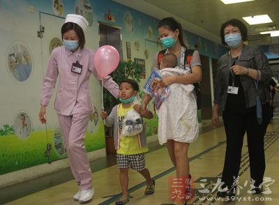 香港铅水风波持续 924人登记验血