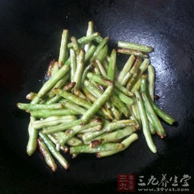 豆角下油锅油炸