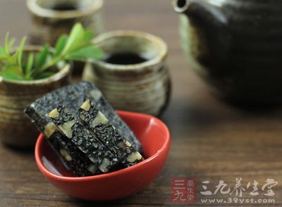 食材：阿胶碎块6--10克、白砂糖或蜂蜜适量