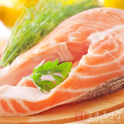 如果你没有食用大量富含omega-3的食物——如沙丁鱼，大马哈鱼