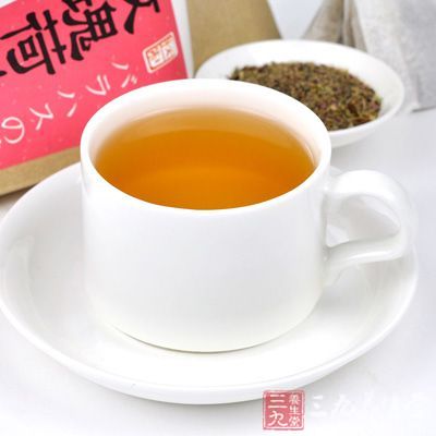 茶叶中的咖啡碱和茶碱具有利尿作用