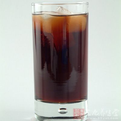 以黑面包發(fā)酵成的氣泡飲料