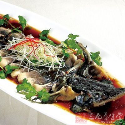 輔料：泡發(fā)冬菇、柿子椒、紅彩椒、綠豆芽、胡蘿卜